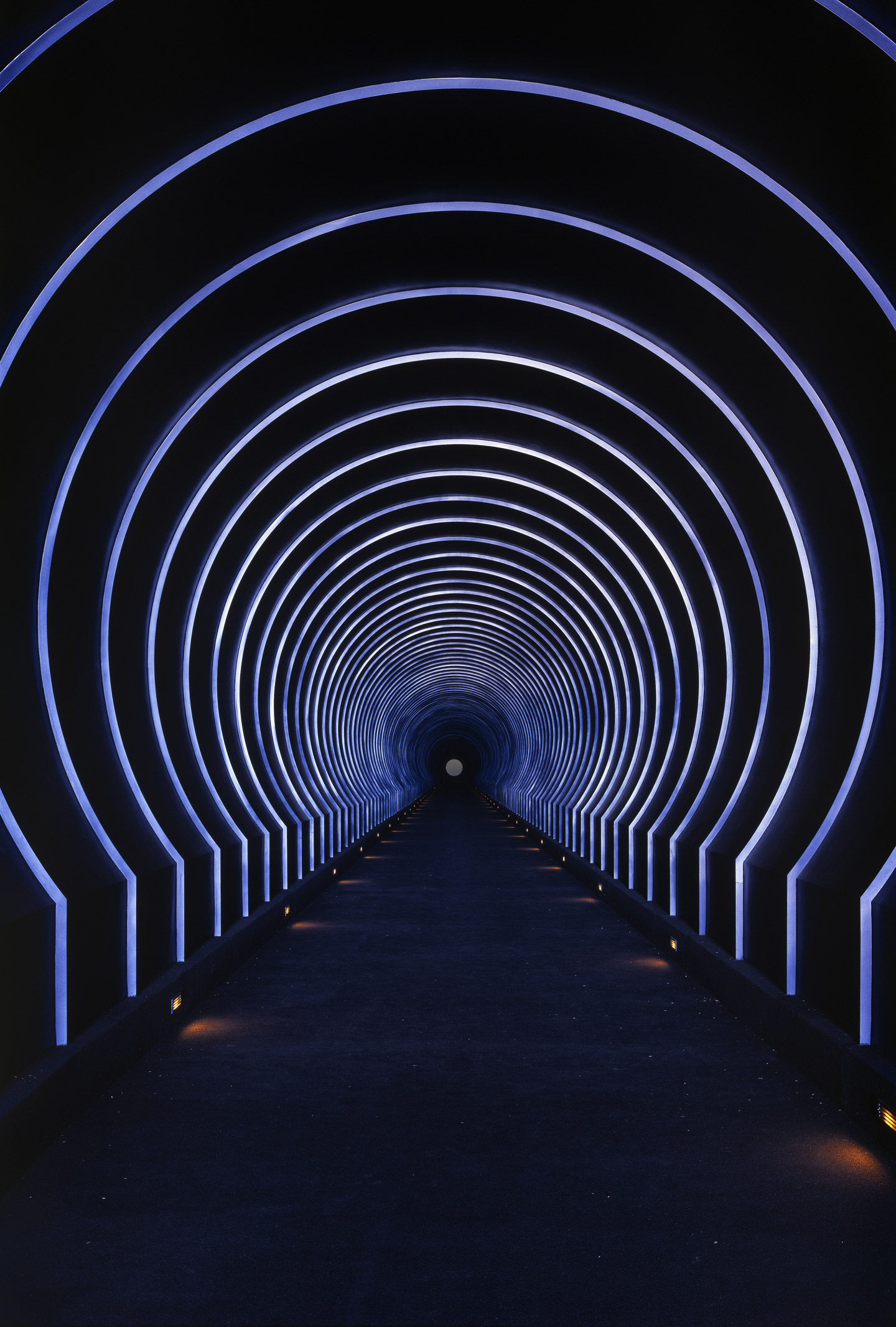 Тоннель. Джеймс Таррелл ленд арт. Светящийся туннель. Освещение тоннелей.